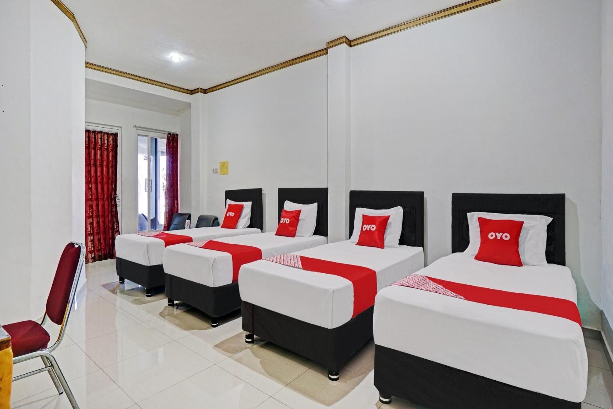 โอโย 90028 โฮเทล วิคตอรี Hotel บาตู ภายนอก รูปภาพ