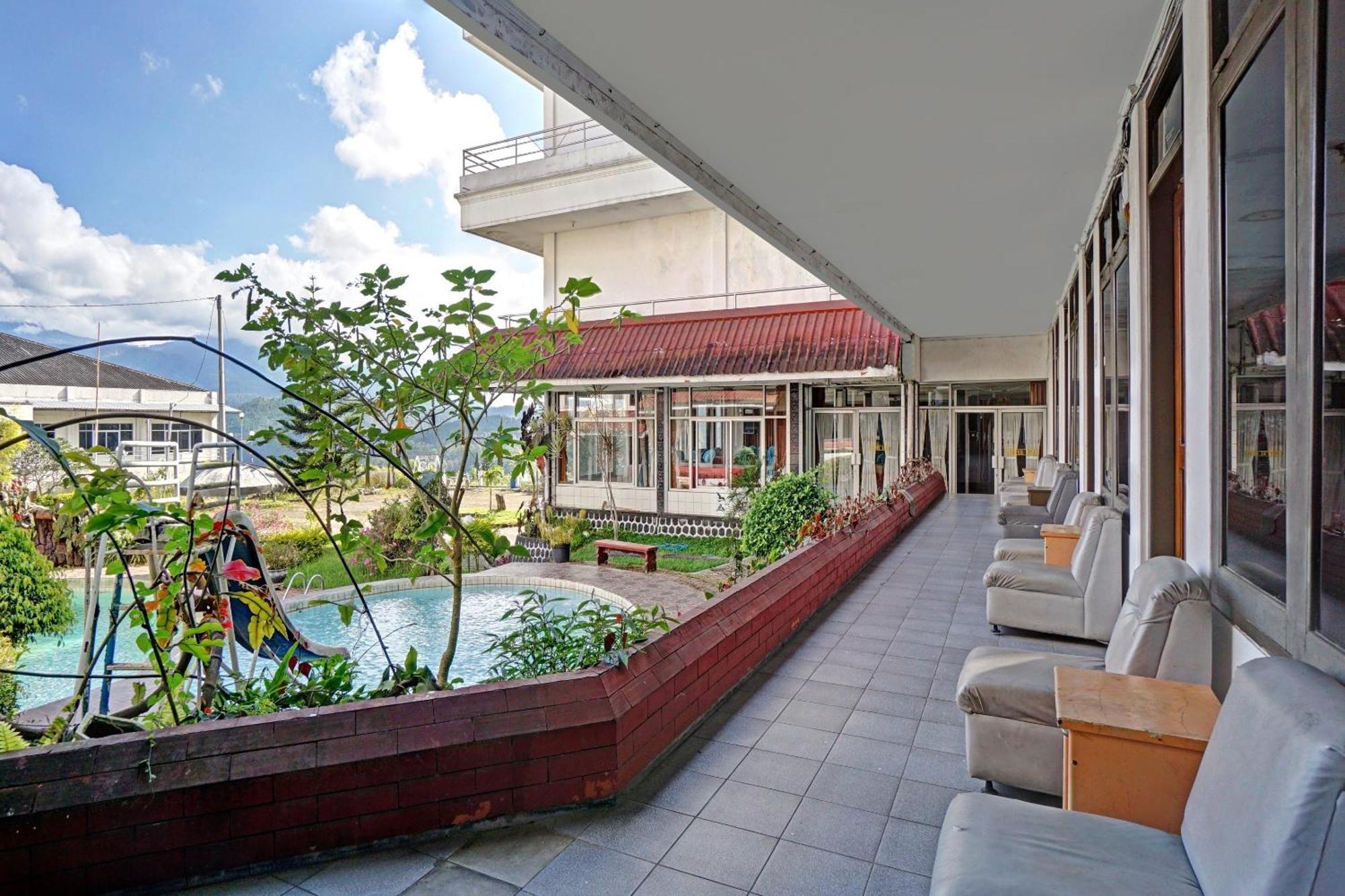 โอโย 90028 โฮเทล วิคตอรี Hotel บาตู ภายนอก รูปภาพ